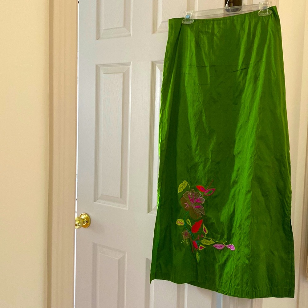 Silk slit skirt